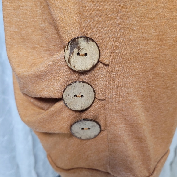 Mix She V-Neck Long Sleeve Fall Rust Tan Brown Top With 3 Detail Buttons - Picture 4 of 6